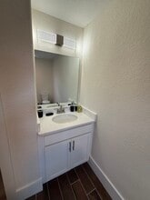 2000 Effingham St in Portsmouth, VA - Foto de edificio - Building Photo