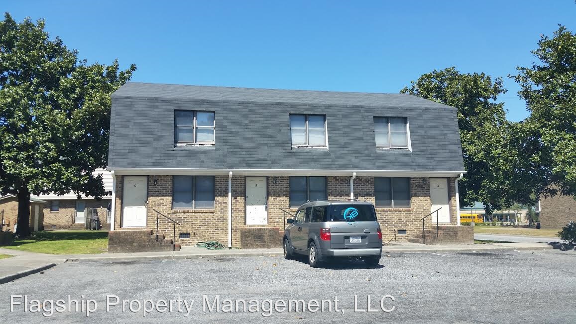 102 Cedar Ct in Greenville, NC - Building Photo