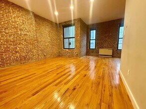 103 E 102nd St in New York, NY - Building Photo - Building Photo