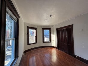 62 Liberty Ave, Unit 62 in Somerville, MA - Foto de edificio - Building Photo