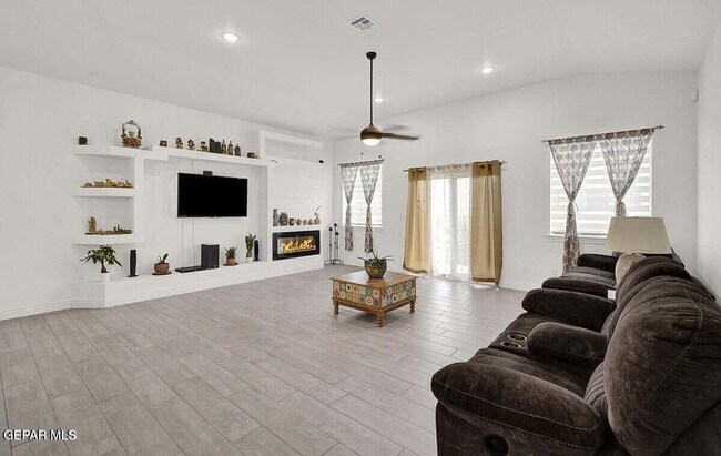 12365 Desert Wolf Ave in El Paso, TX - Building Photo - Building Photo