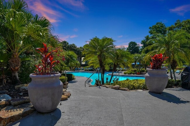 ARIUM Valencia Gardens in Orlando, FL - Foto de edificio - Building Photo