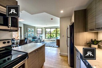 42 Malvern St in Boston, MA - Building Photo - Building Photo