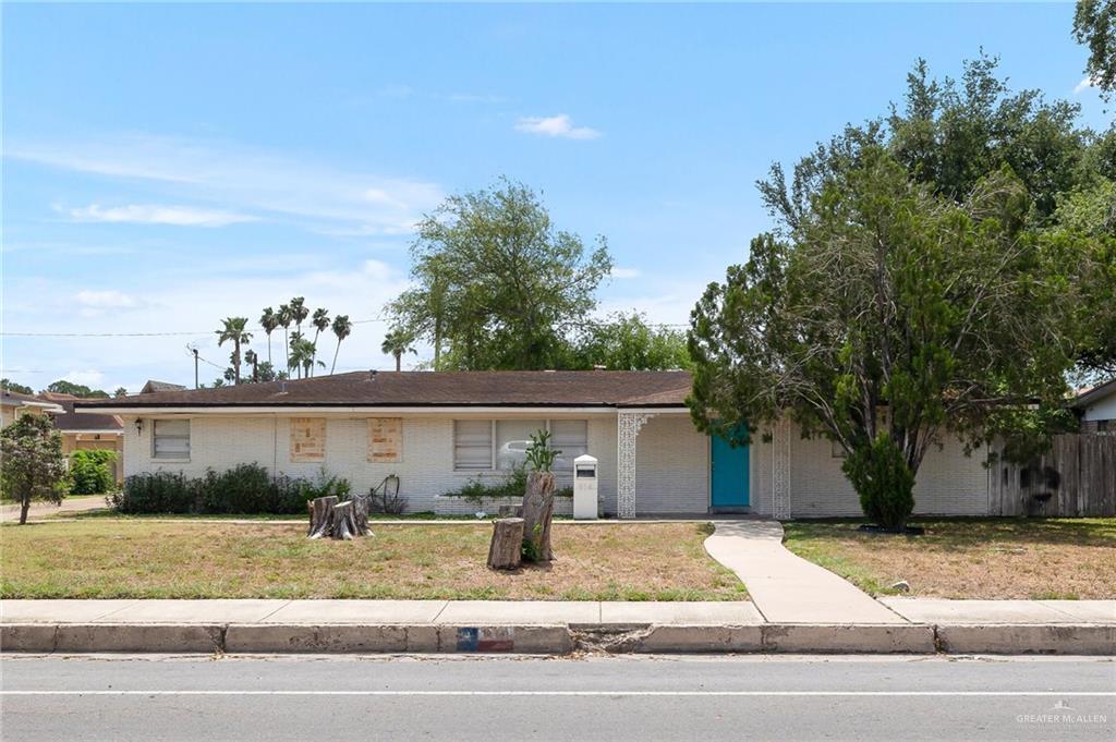 13 S 15th St in McAllen, TX - Building Photo