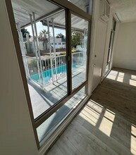 7205 Fountain Ave in Los Angeles, CA - Foto de edificio - Building Photo