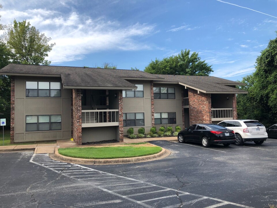 1520 E Boswell St in Batesville, AR - Foto de edificio