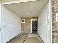 21 Loebner Ln in Simpsonville, SC - Foto de edificio - Building Photo