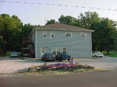 14308 Main St in Moores Hill, IN - Foto de edificio