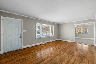 904 S Williamson Ave in Elon, NC - Building Photo - Building Photo