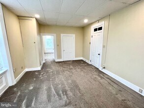 2 E Penn Ave in Robesonia, PA - Building Photo - Building Photo