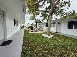 823 NE 10th St in Hallandale Beach, FL - Building Photo - Building Photo