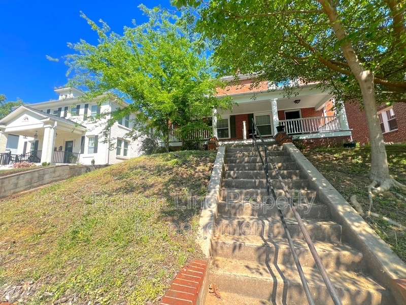 2119 Kirkwood Ave in Charlotte, NC - Foto de edificio
