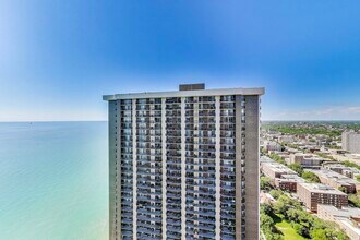 6033 N Sheridan Rd, Unit 8G in Chicago, IL - Building Photo - Building Photo