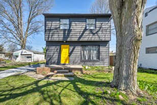 113 Madison Ave in Cuyahoga Falls, OH - Building Photo