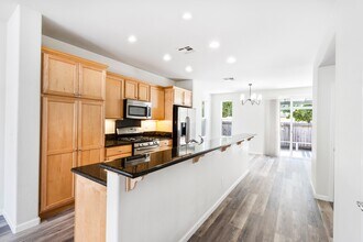9437 Dunbar Dr in Oakland, CA - Building Photo - Building Photo