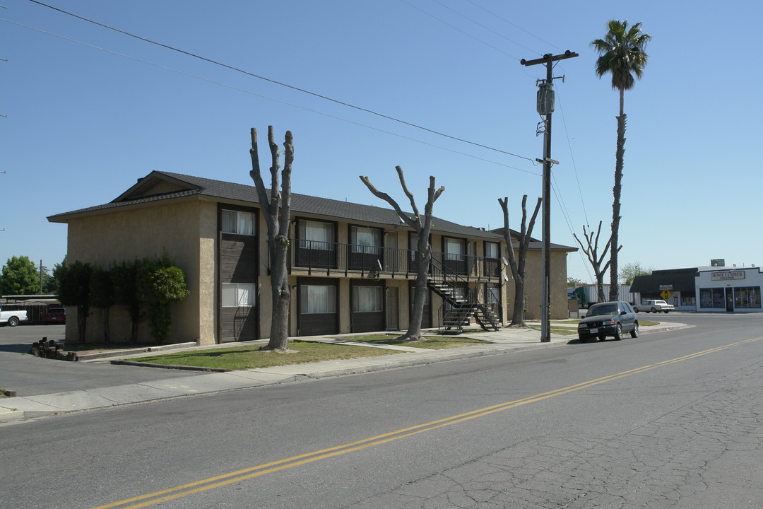 1520-1530 Robertson Blvd in Chowchilla, CA - Building Photo