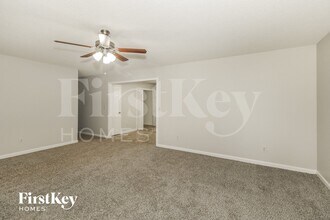 6201 9th St in Lula, GA - Foto de edificio - Building Photo