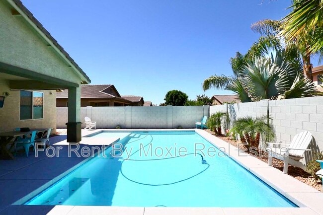 48 White Oak Ave in San Tan Valley, AZ - Building Photo - Building Photo