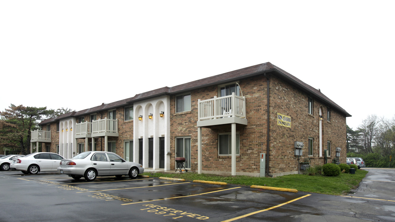 Lavinia Garden Apartments in Affton, MO - Building Photo