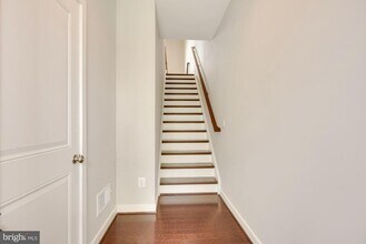 23094 Sullivans Cove Sq in Brambleton, VA - Building Photo - Building Photo
