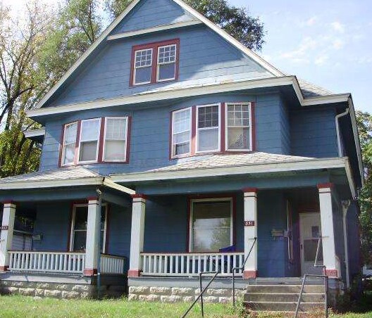 833 S 8th St in Terre Haute, IN - Building Photo