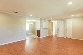 7527 Springer Pl in Jacksonville, FL - Foto de edificio - Building Photo