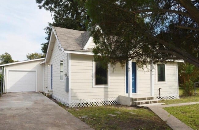 property at 4706 Sayers St
