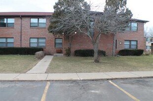 2902 31st St in Zion, IL - Building Photo