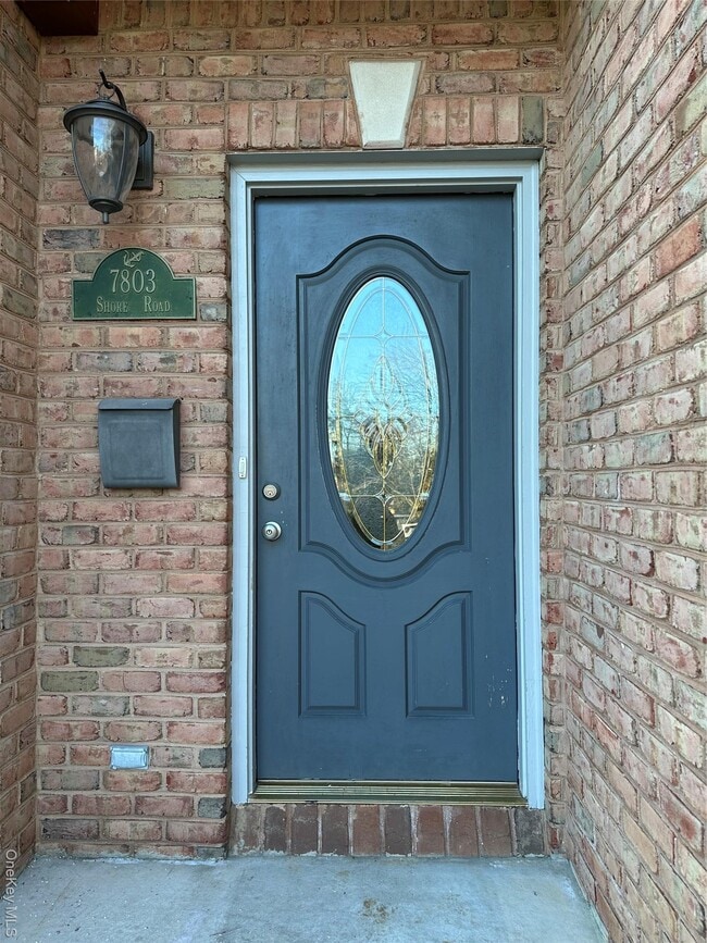 7803 Shore Rd in Port Washington, NY - Building Photo - Building Photo