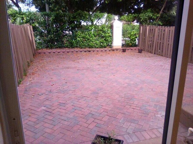 5161 SW 140th Terrace in Miramar, FL - Foto de edificio - Building Photo