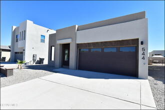 544 Cedarwood Dr in El Paso, TX - Building Photo - Building Photo