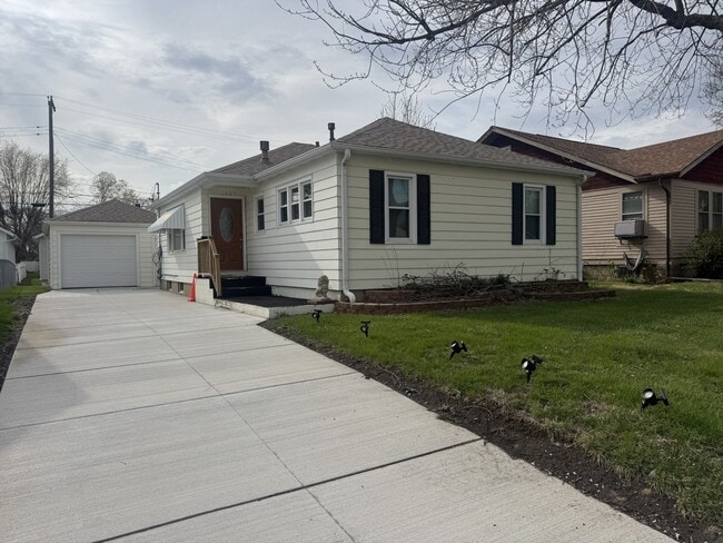 property at 1605 Prospect Ave