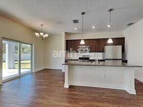 905 Walden Pond Dr in Plant City, FL - Building Photo - Building Photo