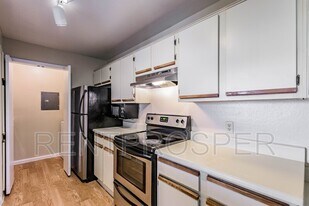5530 Chrishire Way in Orlando, FL - Building Photo