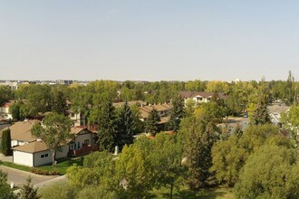 5960 Little Pine Loop in Regina, SK - Building Photo - Building Photo