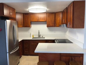 465 Kapahulu Ave in Honolulu, HI - Building Photo - Building Photo