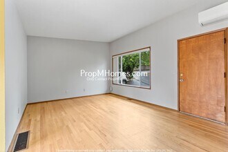 5849 SW Oleson Rd in Portland, OR - Foto de edificio - Building Photo