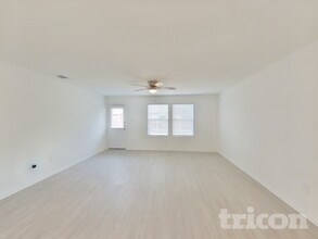 5715 Vista Point in San Antonio, TX - Building Photo - Building Photo