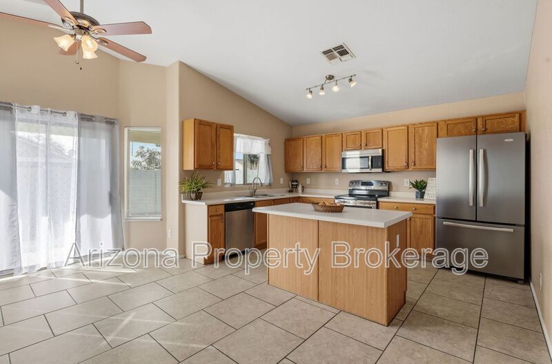 919 E Monteleone St in San Tan Valley, AZ - Building Photo