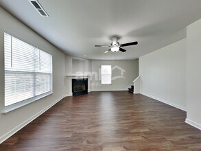 917 Peachtree Meadows Cir in Kernersville, NC - Foto de edificio - Building Photo