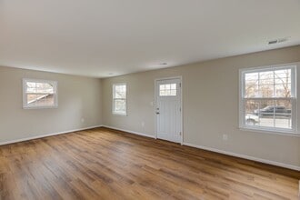 9202 Douglas St in Manassas, VA - Building Photo - Building Photo