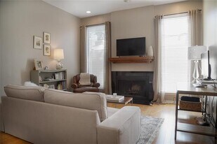 4031 Holland Ave in Dallas, TX - Building Photo