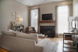 4031 Holland Ave in Dallas, TX - Building Photo - Building Photo