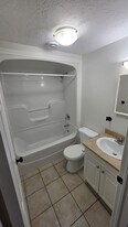 17 Cedar St in Moncton, NB - Building Photo