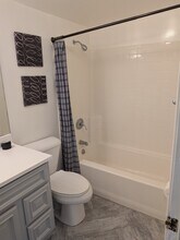 626 N Cahuenga Blvd, Unit 1BR ADU Studio in Los Angeles, CA - Foto de edificio - Building Photo