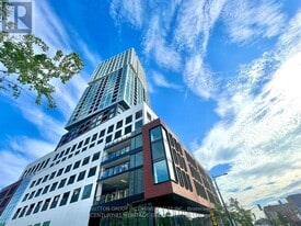 39 Mary St in Barrie, ON - Building Photo