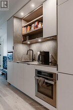 55 Charles St E in Toronto, ON - Building Photo - Building Photo