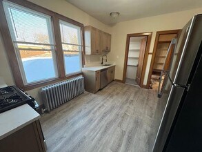 3242 N Natchez Ave, Unit 2R in Chicago, IL - Foto de edificio - Building Photo