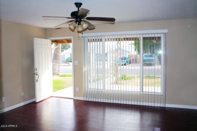 8636 E Dianna Dr in Scottsdale, AZ - Building Photo - Building Photo