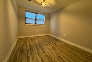 618 Bramhall Ave in Jersey City, NJ - Building Photo - Building Photo